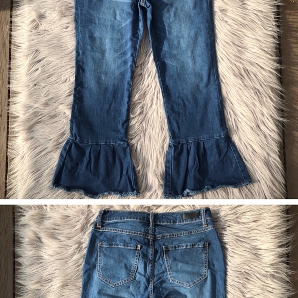 Carly & Ivy Cropped Jeans - Picture 2 of 3